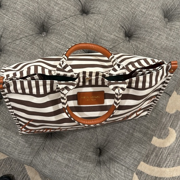 Henri Bendel Bag Large Canvas Striped Logo Tote Bag - Picture 10 of 17